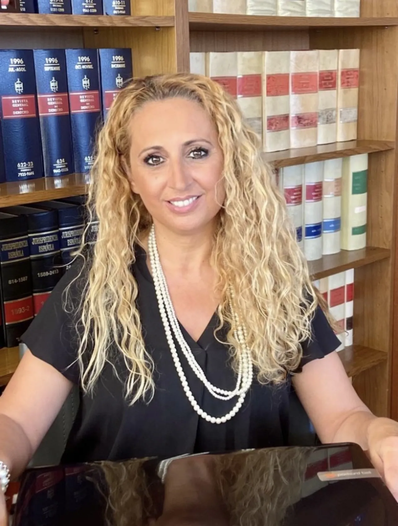 Elvira Bauzá, Bufete Bauzá · Àrea jurídica